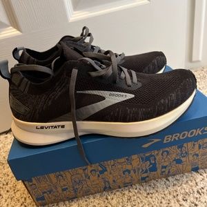Brooks Levitate 4 running shoes